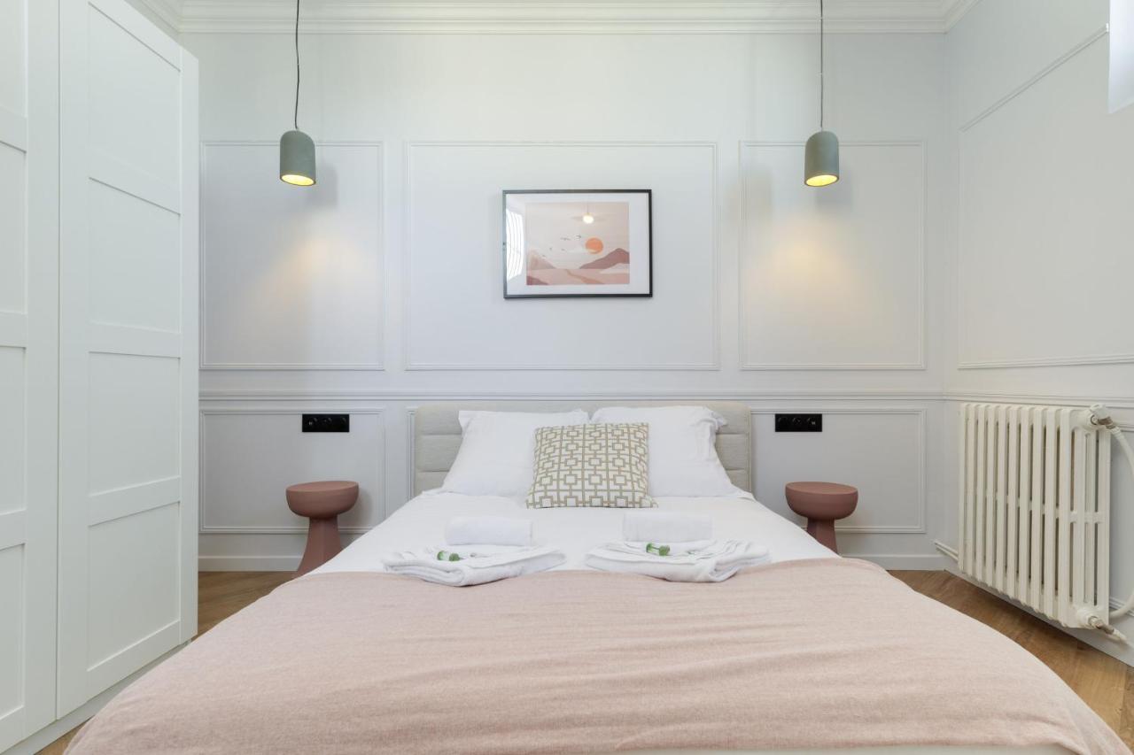 Poetic Stay - Champs Elysees Paris Exterior photo